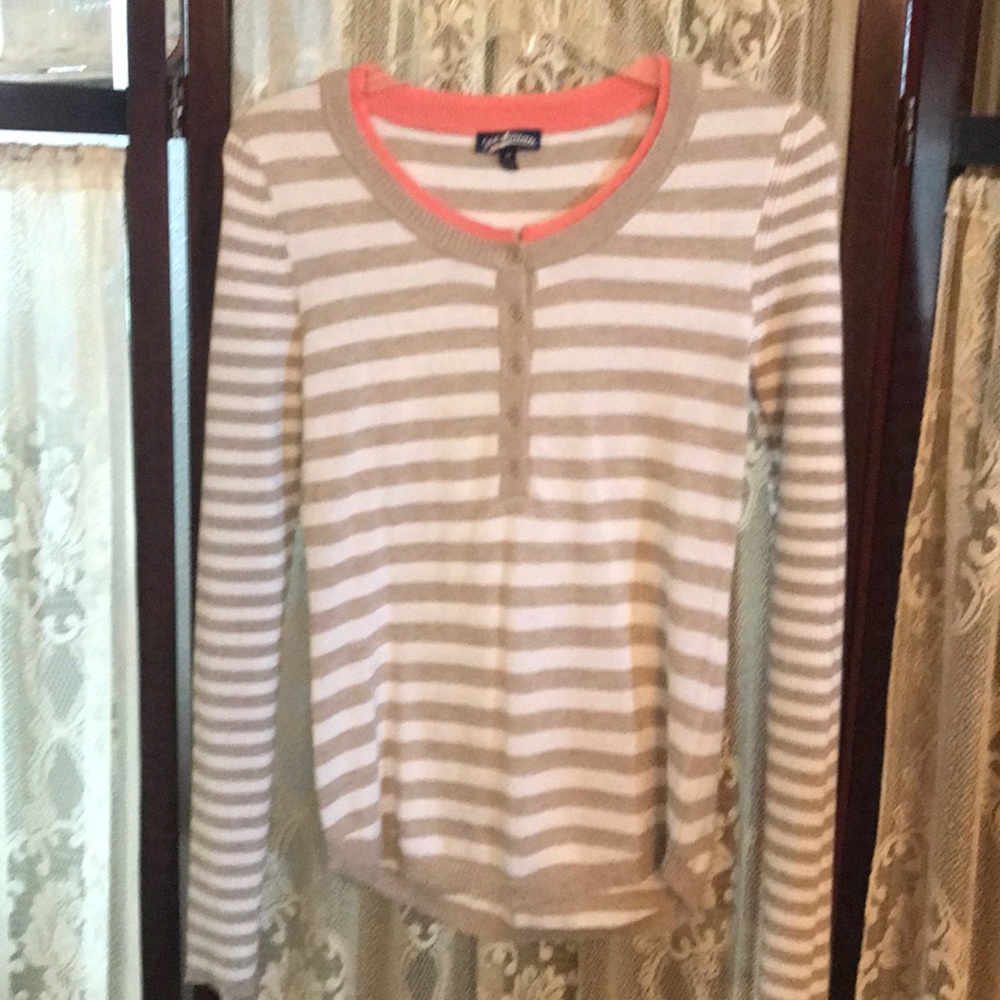 Freshman light weight sweater